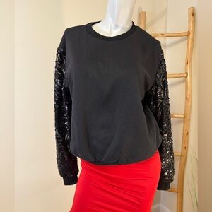Navie Women's Black Long Sequined Sleeve Crew Neck Sweatshirt Size M EUC